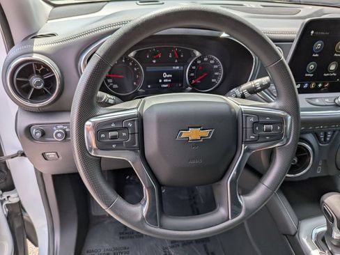 Used 2025 Chevrolet Blazer LT FWD image 23