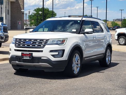 Used 2017 Ford Explorer Limited w/ Equipment Group 301A AWD/4WD image 5