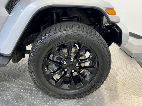 Used 2022 Jeep Wrangler Unlimited Sahara image 12