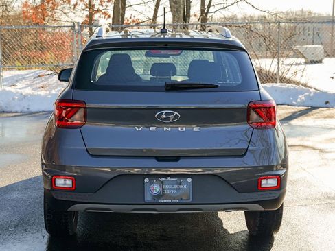 Used 2024 Hyundai Venue SEL image 6