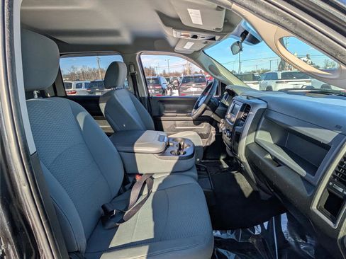 Used 2017 RAM 1500 Express w/ Black Ram 1500 Express Group image 10