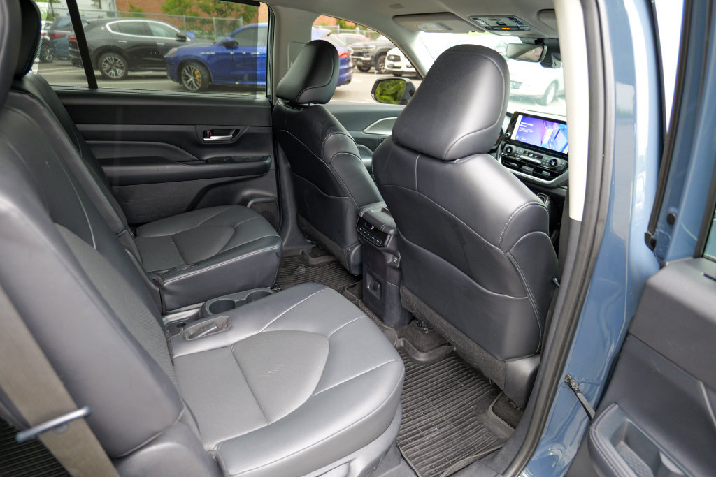 Used 2024 Toyota Grand Highlander AWD image 30