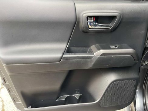 Used 2023 Toyota Tacoma TRD Off-Road w/ Technology Package image 18