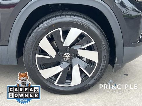 Certified 2024 Volkswagen Atlas Cross Sport SE FWD image 4