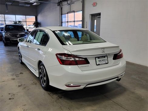 Used 2017 Honda Accord EX-L image 7