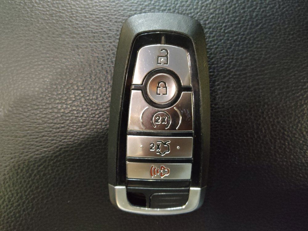 Used 2019 Ford Fusion SEL FWD image 32
