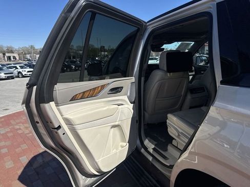 Used 2022 Cadillac Escalade Sport Platinum RWD image 27