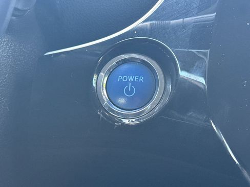 Used 2022 Toyota Prius XLE image 21