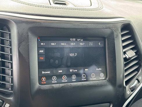 Used 2019 Jeep Cherokee Latitude w/ Popular Appearance Group image 13