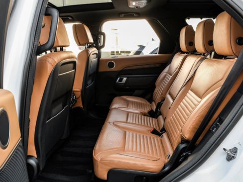 Used 2020 Land Rover Discovery HSE Luxury image 39