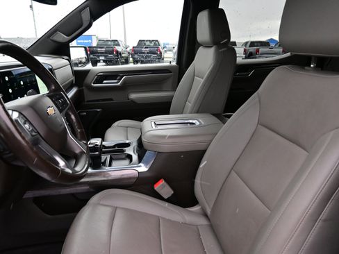 Used 2022 Chevrolet Silverado 1500 LTZ w/ Z71 Off-Road Package image 23