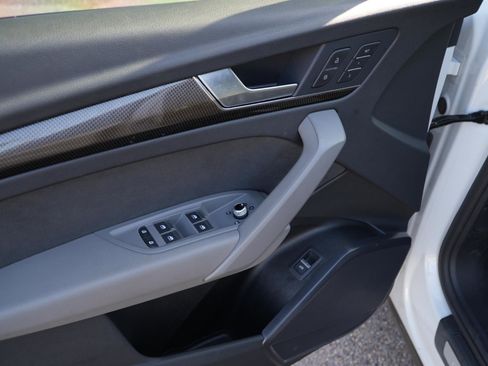 Used 2022 Audi SQ5 Premium w/ Convenience Package image 12