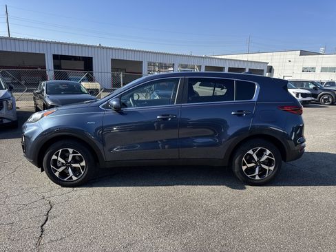 Certified 2022 Kia Sportage LX image 4