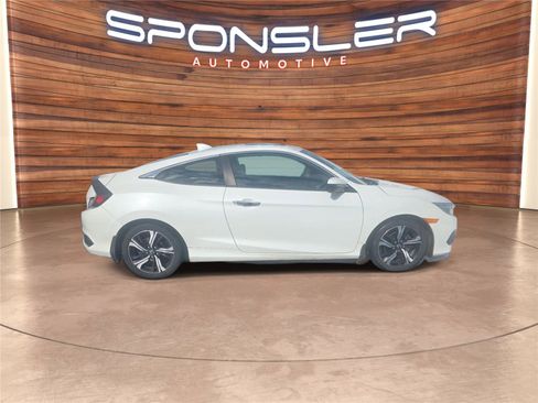 Used 2017 Honda Civic Touring image 8