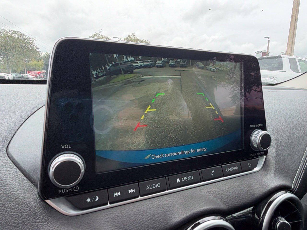 Used 2025 Nissan Sentra SV FWD image 10