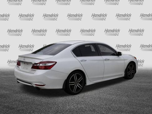 Used 2017 Honda Accord Sport image 9