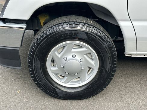 Used 2025 Ford E-350 and Econoline 350 Super Duty w/ Power Equipment Group image 12