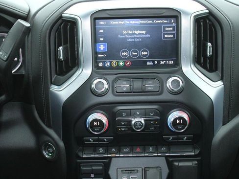 Used 2019 GMC Sierra 1500 SLT w/ X31 Off-Road Package image 16