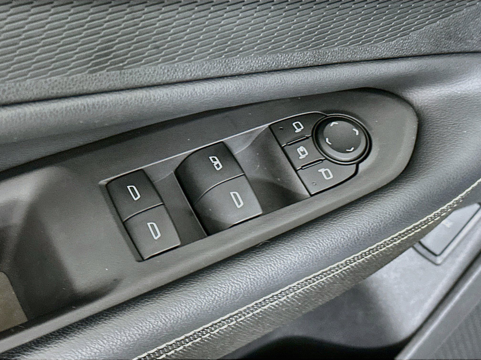 Used 2024 Chevrolet Blazer EV LT AWD/4WD image 15