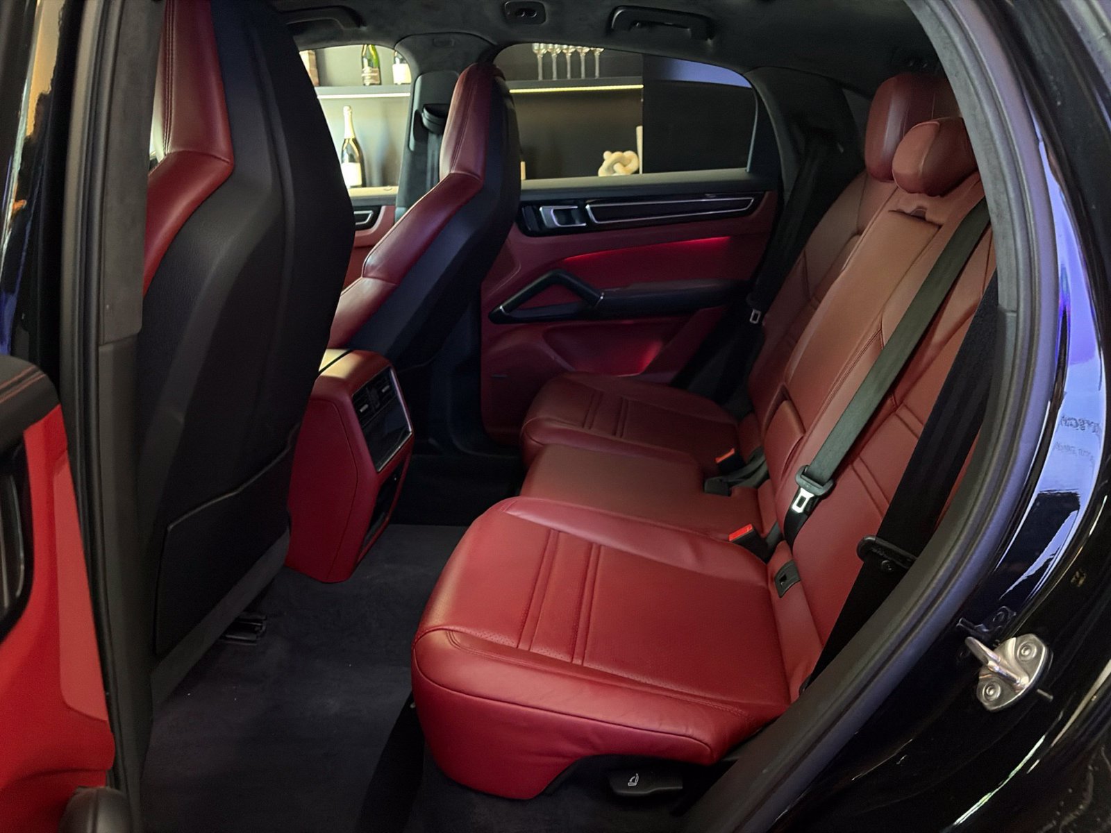 Used 2023 Porsche Cayenne GTS AWD/4WD image 9