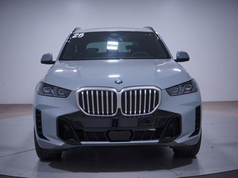 Used 2025 BMW X5 xDrive40i w/ M Sport Package image 4