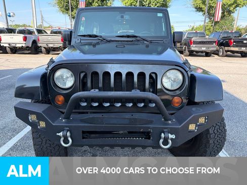 Used 2013 Jeep Wrangler Unlimited Sahara AWD/4WD image 2
