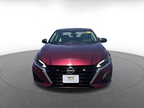 Used 2025 Nissan Altima 2.5 SV FWD image 4