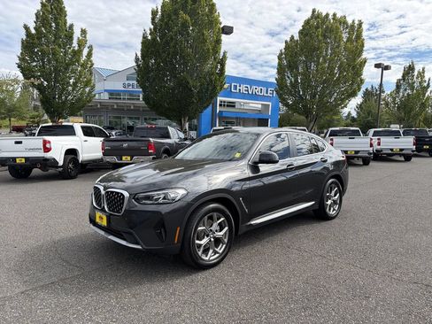 Used 2022 BMW X4 xDrive30i AWD/4WD image 5