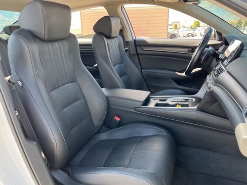 Used 2020 Honda Accord Touring image 29