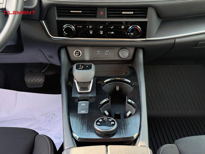Used 2023 Nissan Rogue S AWD/4WD image 18