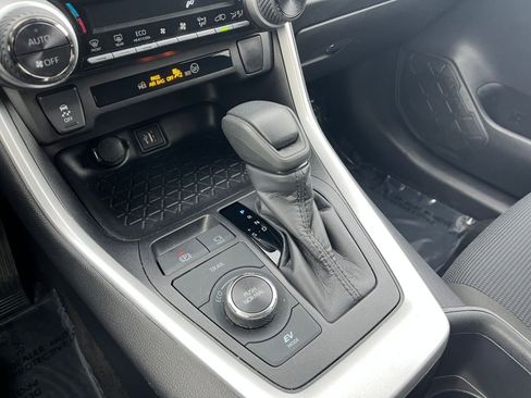 Used 2025 Toyota RAV4 LE image 41