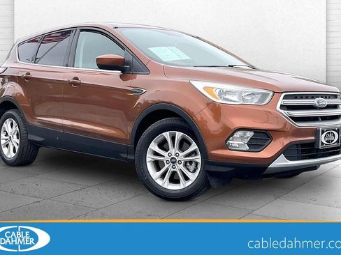 Used 2017 Ford Escape SE AWD/4WD image 1