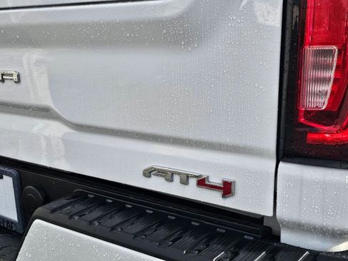 Used 2022 GMC Sierra 2500 AT4 w/ Gooseneck/5TH Wheel Package image 17