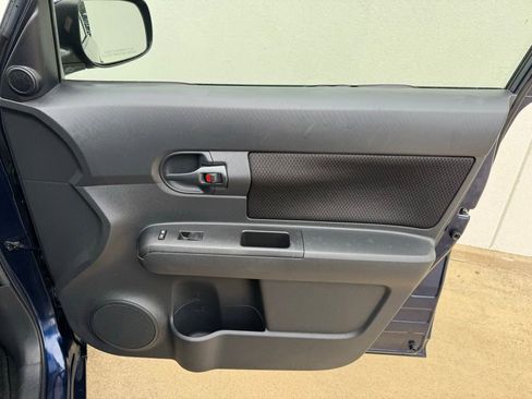 Used 2008 Scion xB FWD image 16