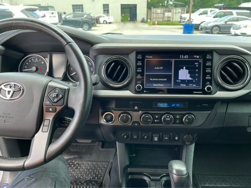 Used 2021 Toyota Tacoma TRD Off-Road AWD/4WD image 19