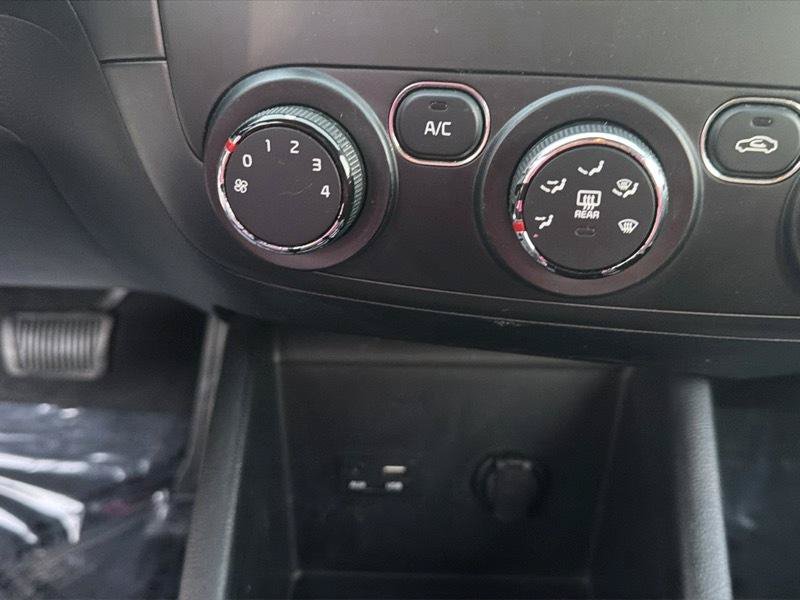Used 2017 Kia Forte LX FWD image 21