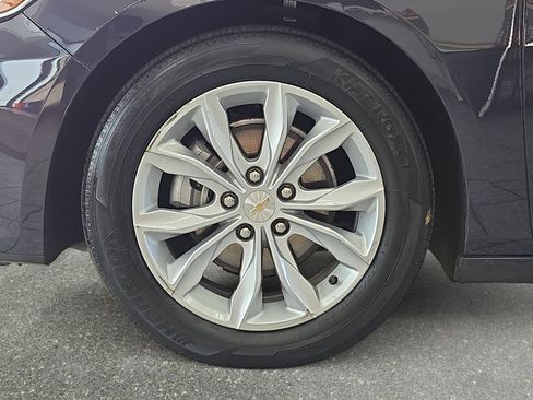 Used 2025 Chevrolet Malibu LT FWD image 28