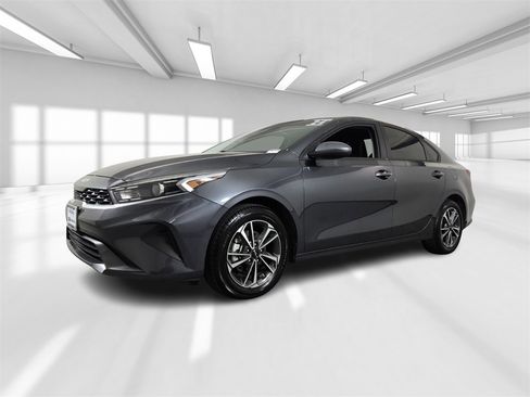 Used 2024 Kia Forte LXS image 2