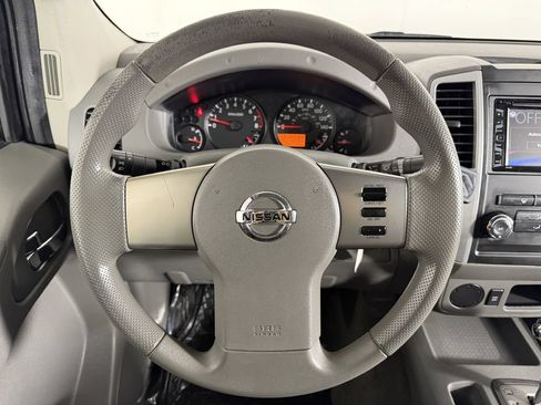 Used 2010 Nissan Frontier SE RWD image 23