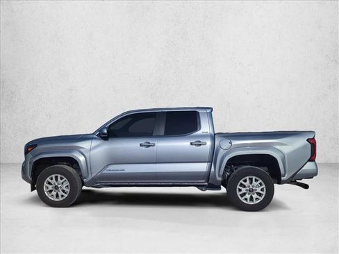 Used 2025 Toyota Tacoma SR5 image 7