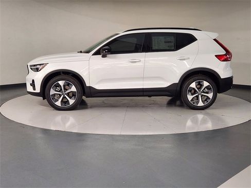 New 2026 Volvo XC40 B5 Plus w/ Protection Package Premier image 5