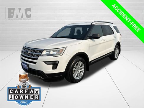 Used 2018 Ford Explorer XLT AWD/4WD image 1