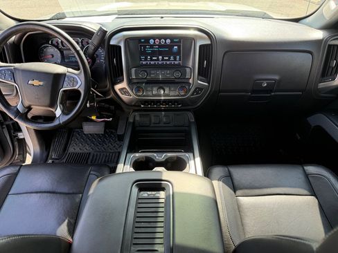 Used 2017 Chevrolet Silverado 1500 LTZ Z71 w/ LTZ Plus Package AWD/4WD image 18