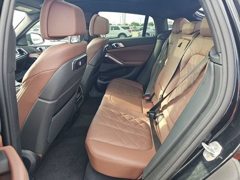 Used 2025 BMW X6 xDrive40i w/ Climate Comfort Package AWD/4WD image 8