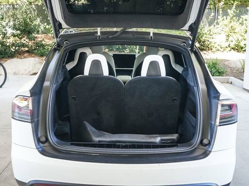 Used 2022 Tesla Model X AWD/4WD image 25