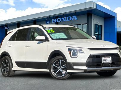 Used 2025 Kia Niro EX