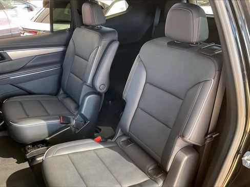 Certified 2025 Buick Enclave Preferred image 20