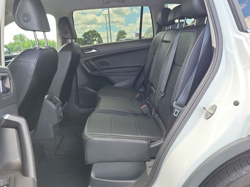 Used 2021 Volkswagen Tiguan SE AWD/4WD image 11