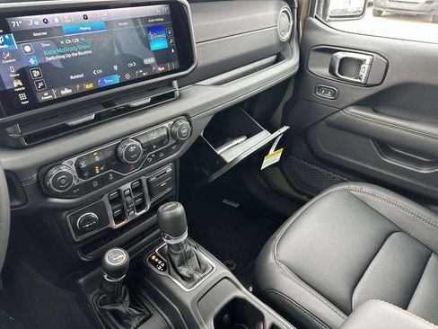 New 2026 Jeep Gladiator Sport image 10