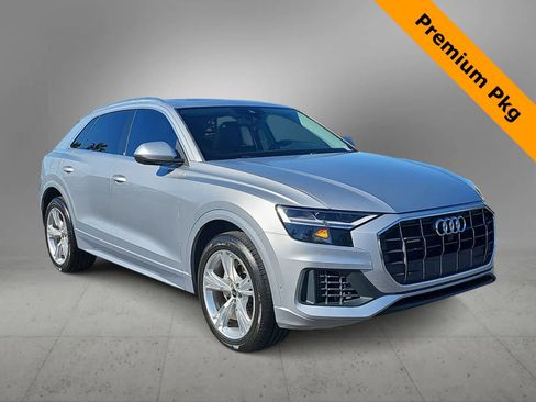 Used 2022 Audi Q8 Premium image 2